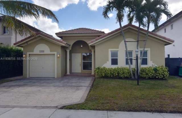 15888 SW 138th Ter photos photos