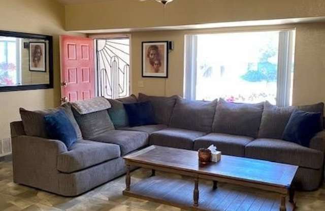 6141 N TARRAGON Avenue Gallery 3