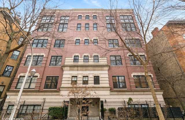 621 W Barry Avenue - 621 West Barry Avenue, Chicago, IL 60657