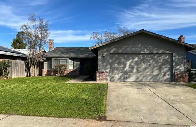 Coming Soon! Great home in Rio Linda, 4+2, vaulted ceilings, 2 car garage photos photos
