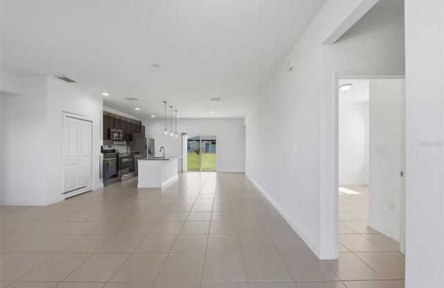 304 BEGONIA Court Gallery 4
