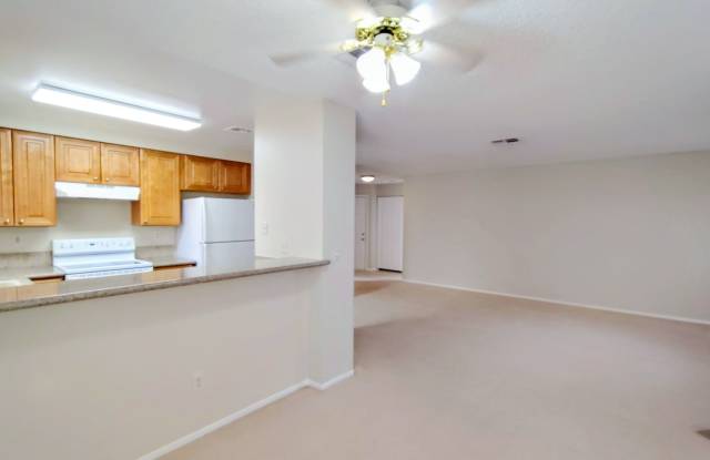 2 Bed/2Bath Condo Gallery 4