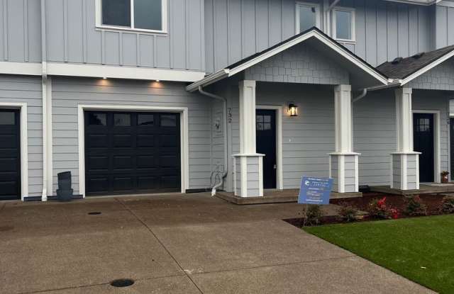 3-Bedroom 2 1/2-Bathroom home in Harrisburg - 732 Periander way, Linn County, OR 97446