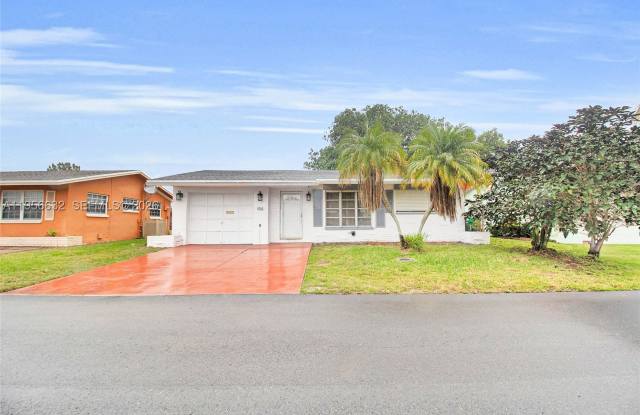 5718 NW 66th Ave photos photos