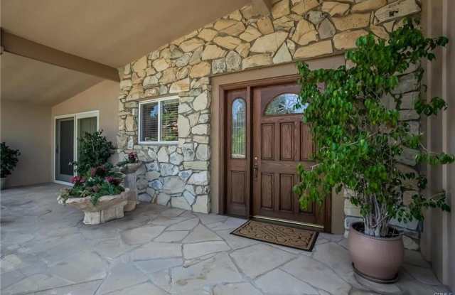 Charming 3-Bedroom Woodland Hills Home with Pool and Gorgeous Views. photos photos