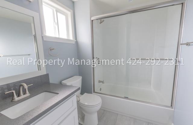 Dont miss out this 4 Bed 2 bath Gallery 4