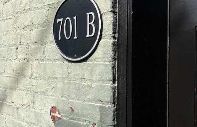701 N MADEIRA Street Gallery 2
