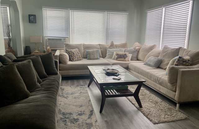644 S Ridge St photos photos
