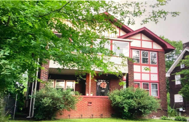 Quiet neighborhood across from Fifth Ave. Community Church photos photos