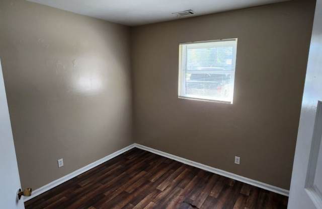 1809 Cheryl dr is a 4/2 Cute house new floors and paint near Ft Gordon Gallery 3