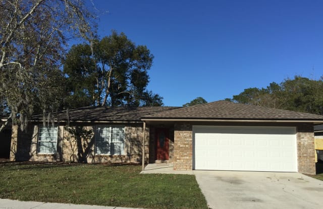 5571 LOFTY PINES CIR S - 5571 Lofty Pines Circle South, Jacksonville, FL 32210