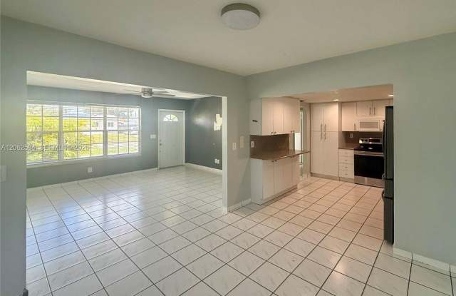 7710 NW 5th Street, Pembroke Pines, FL 33024 Gallery 4