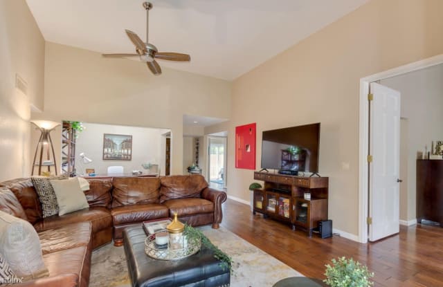 3034 E Stella Ln - 3034 East Stella Lane, Phoenix, AZ 85016