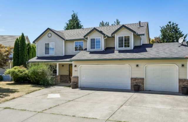 Charming 4BR House in Fishers Landing Gallery 1
