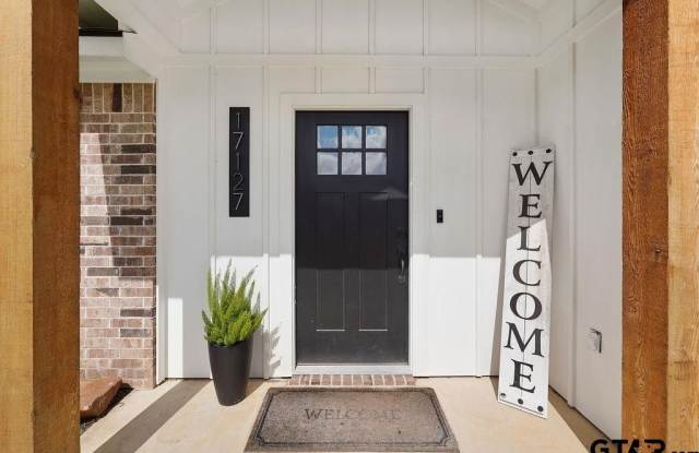17127 Meadowview Ln Gallery 2