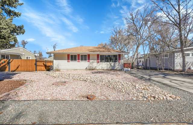 5- bedroom, 2 bath home with finished basement and detached garage Gallery 3