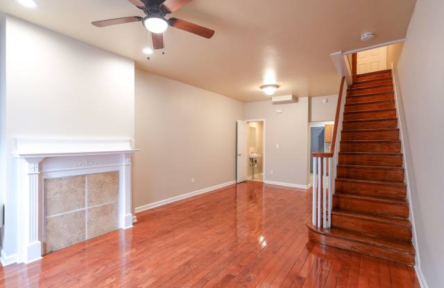 Newly renovated 3 bed 1.5 bath, central air Gallery 4
