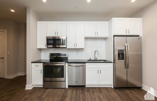 3833 N Broadway photos photos