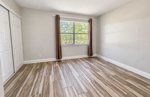 7385 W Sunrise Boulevard Gallery 4