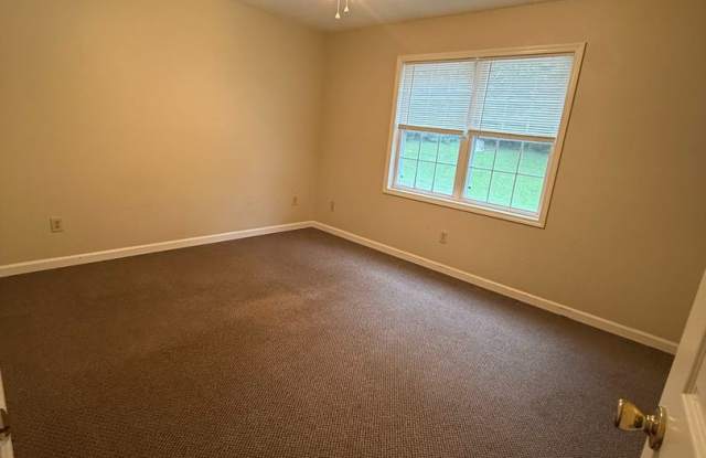 Cross Creek (Creekside Drive) Gallery 4