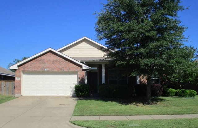 422 Creekwood Ct - 422 Creekwood Court, Forney, TX 75126