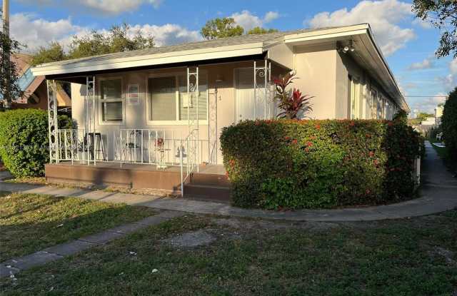 885 SW 29th Ave photos photos