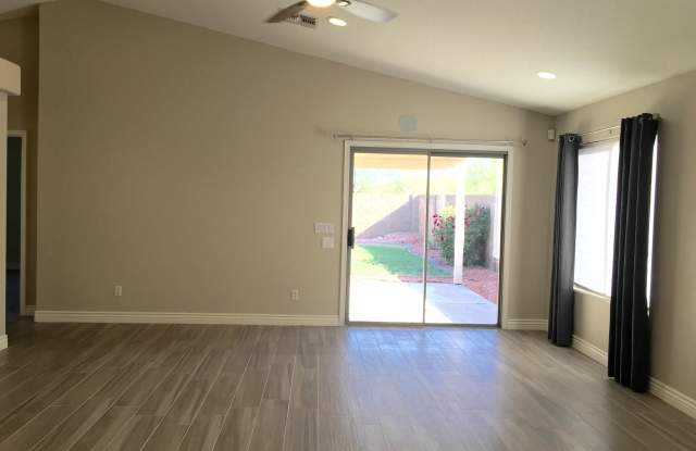 2217 E CREEDANCE Boulevard Gallery 3