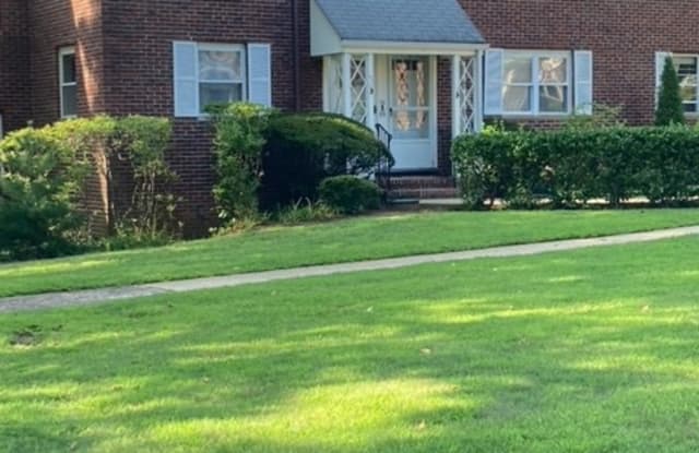 55 Manor Drive - 55 Manor Drive, Red Bank, NJ 07701