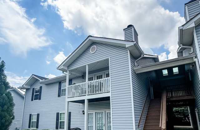 Perfectly Located Condo in Gated Community in Greer, SC! Gallery 3