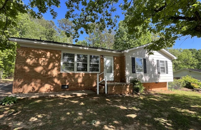 1500 Northwoods Dr photos photos