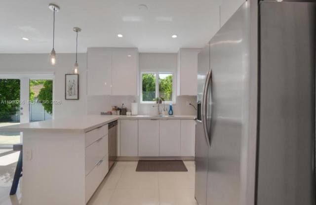 20560 NW 17th Ave photos photos