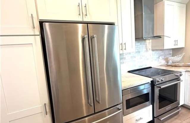 8736 Querce Ct Gallery 2