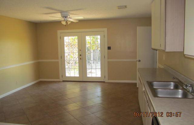 8207 Club Meadow Gallery 4