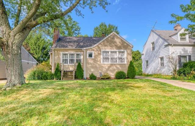 570 Juneway Drive photos photos