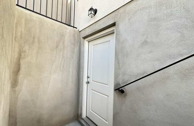8522 5750 West Gallery 3