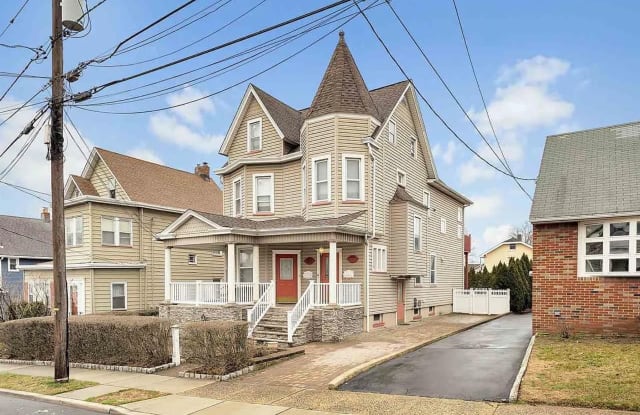 85 HIGH ST - 85 High Street, East Rutherford, NJ 07073