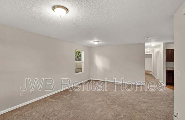 927 Ardoon St Gallery 4
