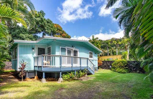 Ke Iki Beach Villa by Gather | Cozy Haleiwa Stay Near Top Surf Spots photos photos