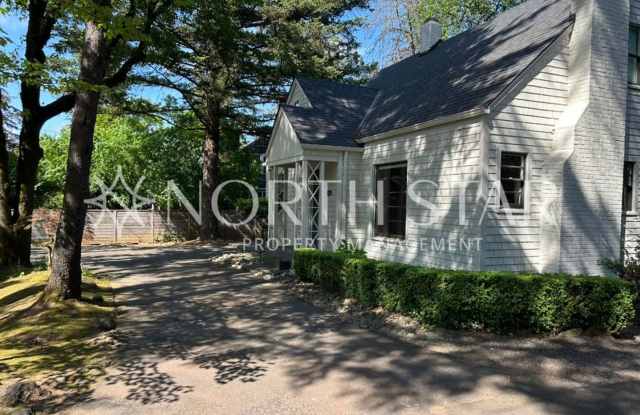 Newly Remodeled Lake Oswego Cottage With Lake Access. photos photos
