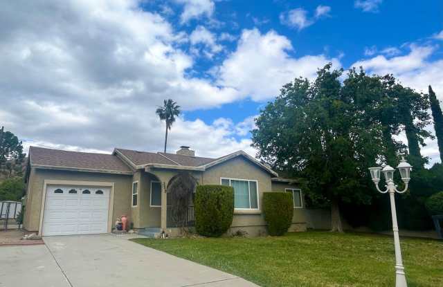 Charming single family property at 359 Santa Rita Pl Banning Ca photos photos