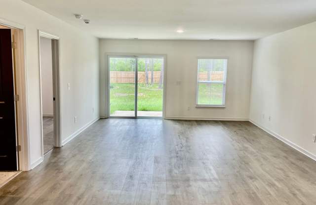 3 Bedroom 2 Bathroom House in Boiling Spring Lakes NC Gallery 3