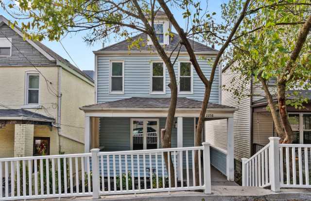 Beautiful Fully Renovated 3 Bedroom Home In Swissvale. Available Immediately. photos photos