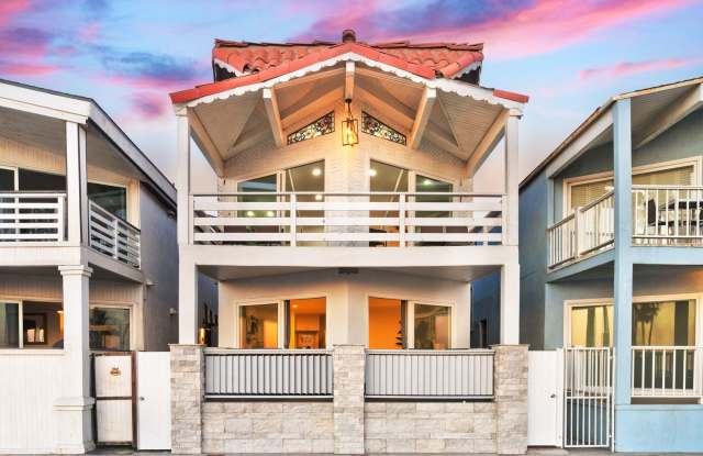 Fully Furnished, Oceanfront Boardwalk in Newport Beach - 2212 West Oceanfront, Newport Beach, CA 92663