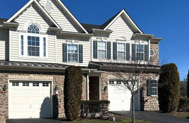 338 VILLAGE WAY photos photos