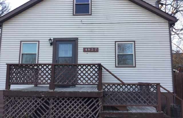 Charming 3-Bedroom Home with Back Deck  Central Air - 4837 Woodland Hills Boulevard, Montgomery County, OH 45414