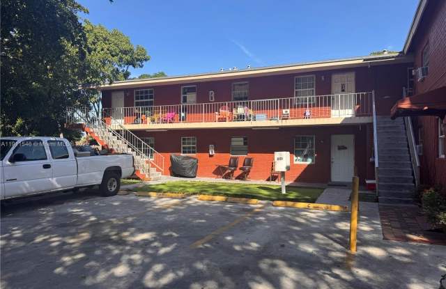 2121 NW 4th Ct photos photos