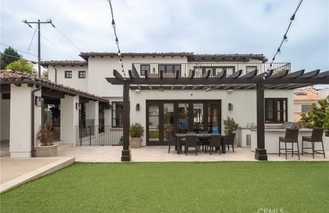 901 Pacific Avenue - 901 Pacific Avenue, Manhattan Beach, CA 90266
