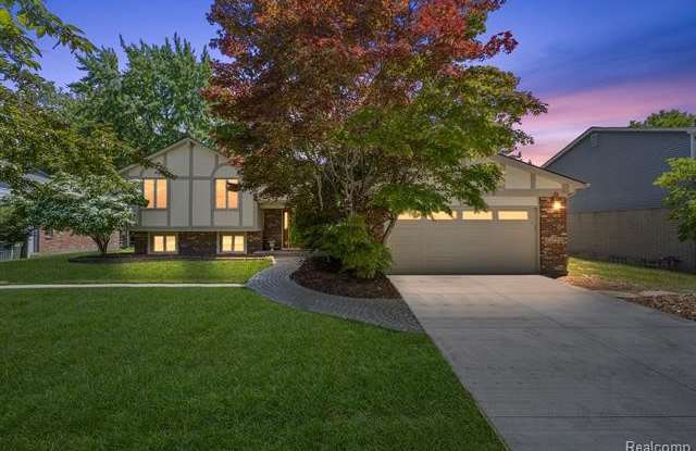 2981 POWDERHORN RIDGE Road - 2981 Powderhorn Ridge Road, Rochester Hills, MI 48309