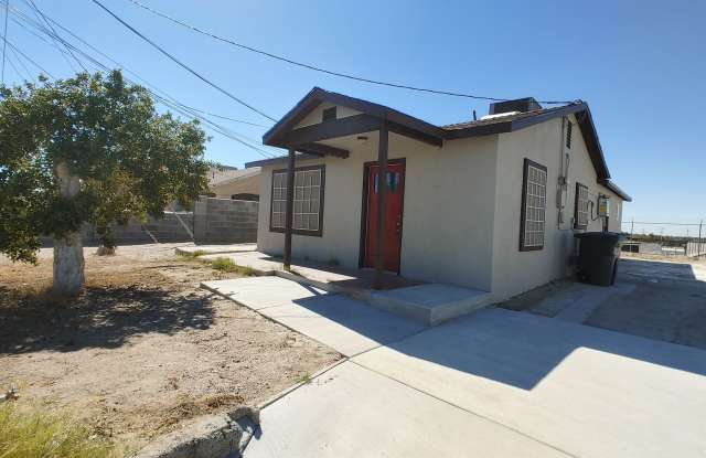 880 w 12th Ave  ***MOVE IN SPECIAL $300 OFF MOVE IN COST*** Gallery 1