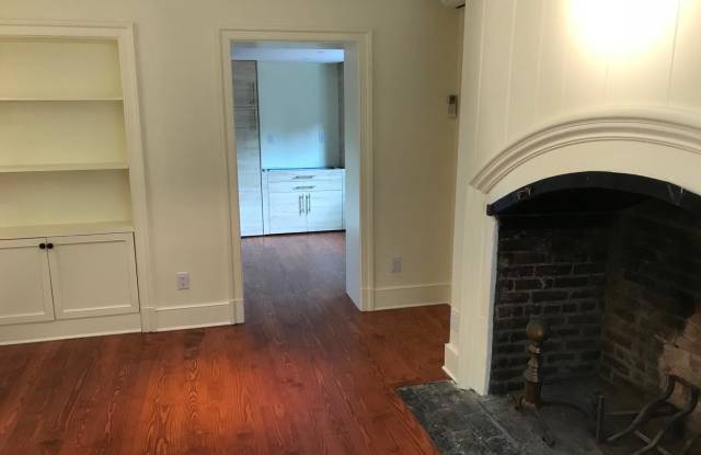 213 RAMSEY ALY Gallery 2